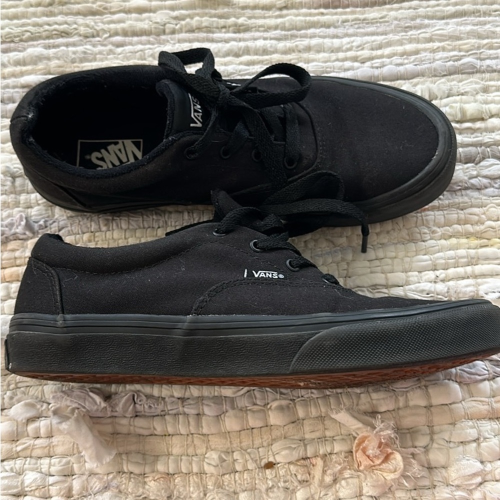 Youth all black classic vans size 5